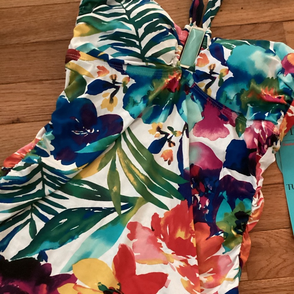 NWT “IT FIGURES” TUMMY THINNING RUCHED SIDES VIBRANT TROPICAL TANKINI - Picture 6 of 11